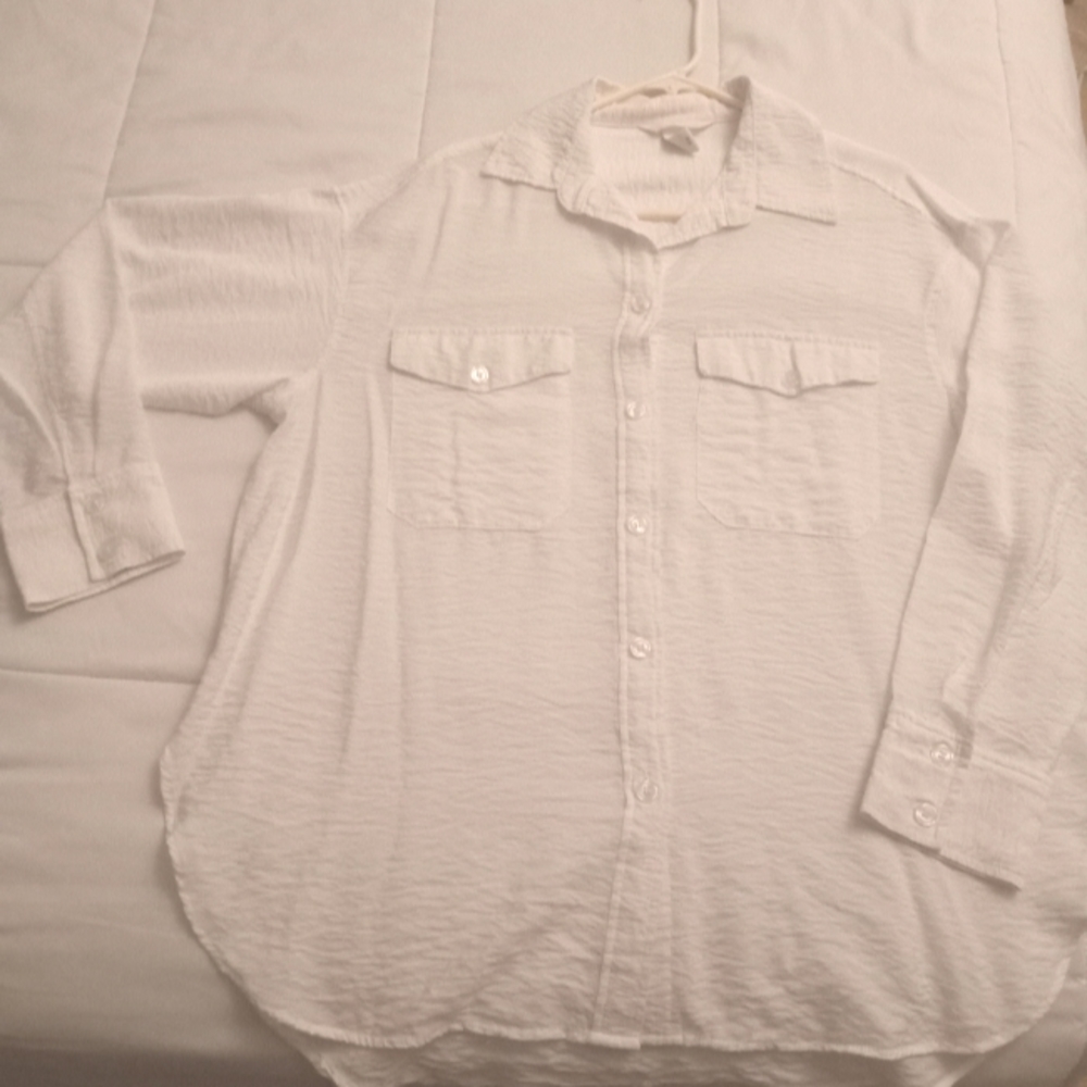 H&M White Textured Button Down Top